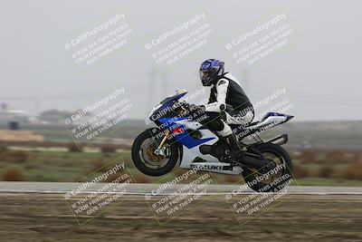 media/Nov-29-2025-TrackDaz (Sat) [[10ae2d9bce]]/B Group/Session 4 (Wheelie Bump)/